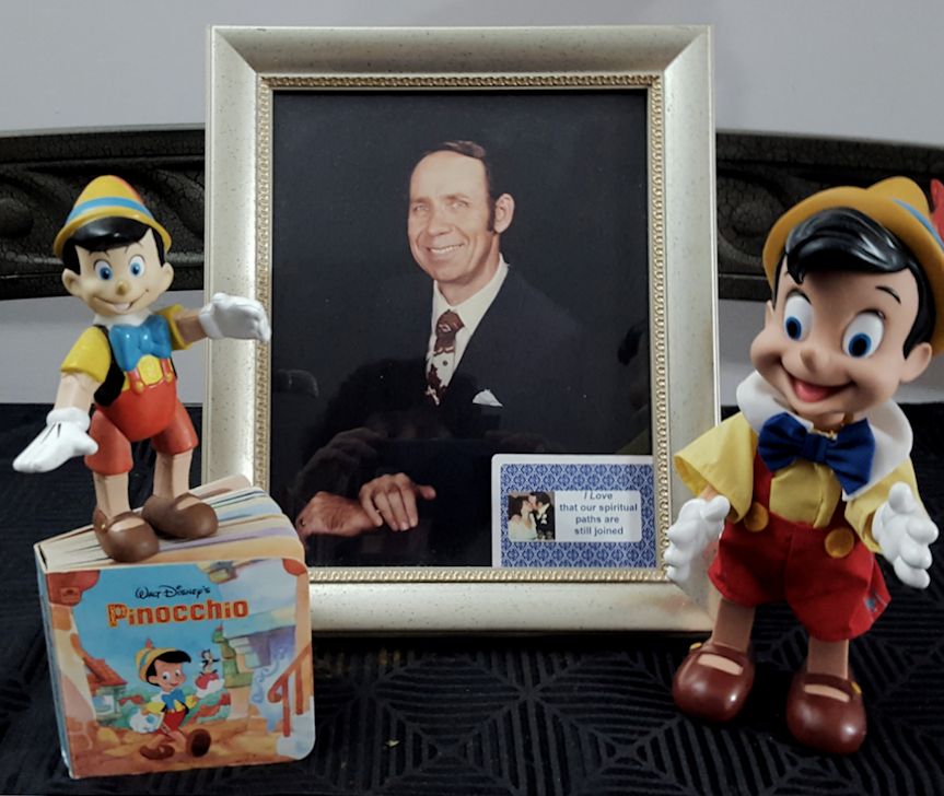 Gordon's photo
                            with Pinocchios he bought me.